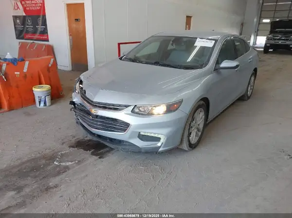 1G1ZD5STXJF123649 2018 CHEVROLET MALIBU - Image 2