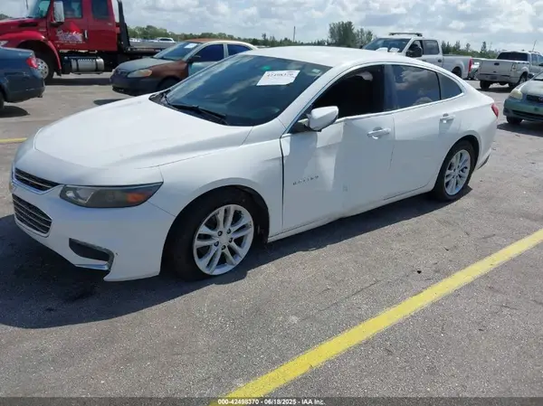 1G1ZD5STXJF143299 2018 CHEVROLET MALIBU - Image 2
