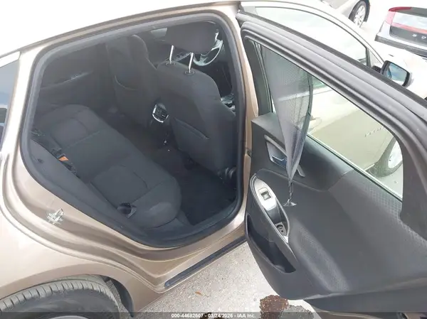 1G1ZD5STXJF143545 2018 CHEVROLET MALIBU - Image 8