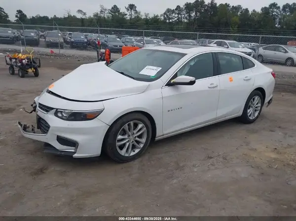 1G1ZD5STXJF146638 2018 CHEVROLET MALIBU - Image 2