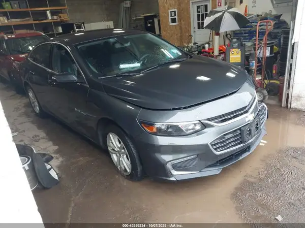 1G1ZD5STXJF213898 2018 CHEVROLET MALIBU - Image 1