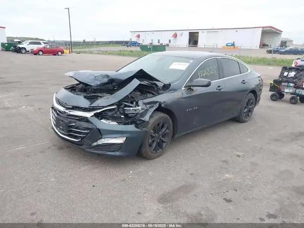 1G1ZD5STXKF136256 2019 CHEVROLET MALIBU - Image 2