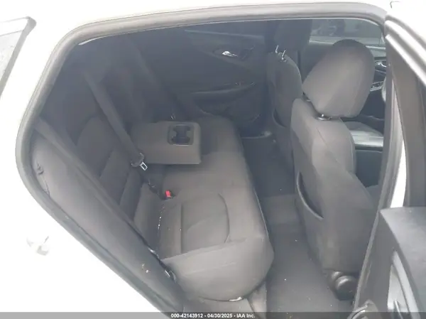 1G1ZD5STXKF180483 2019 CHEVROLET MALIBU - Image 8