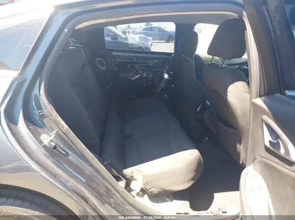 1G1ZD5STXKF214177 2019 CHEVROLET MALIBU - Image 8