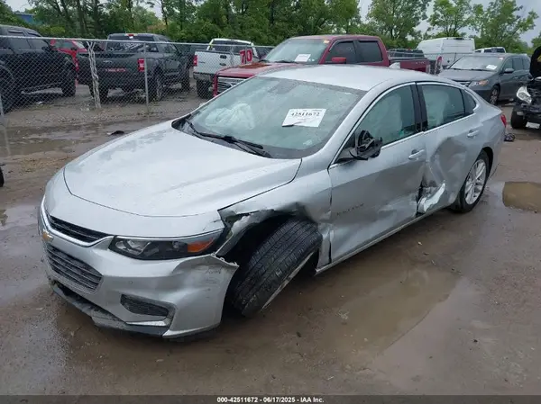 1G1ZE5ST1HF108271 2017 CHEVROLET MALIBU - Image 2