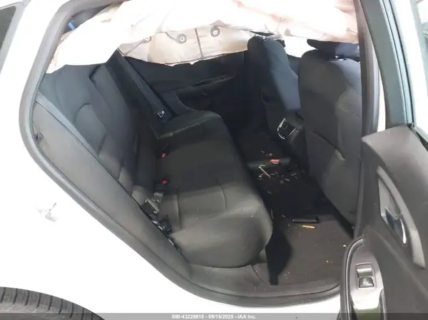 1G1ZE5ST1HF130755 2017 CHEVROLET MALIBU - Image 8