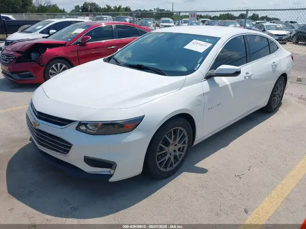 1G1ZE5ST1HF186002 2017 CHEVROLET MALIBU - Image 2