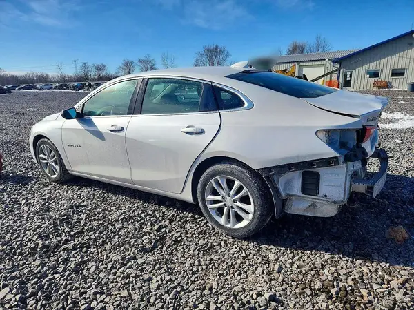 1G1ZE5ST1HF258235 2017 CHEVROLET MALIBU - Image 2