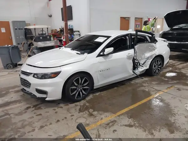 1G1ZE5ST1HF277318 2017 CHEVROLET MALIBU - Image 2