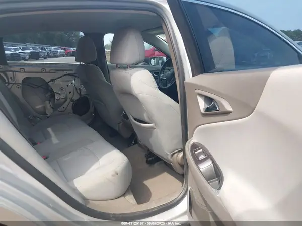 1G1ZE5ST2HF101166 2017 CHEVROLET MALIBU - Image 8