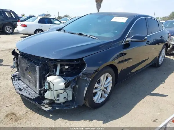 1G1ZE5ST2HF142557 2017 CHEVROLET MALIBU - Image 2