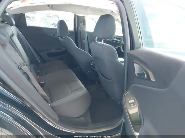 1G1ZE5ST2HF255988 2017 CHEVROLET MALIBU - Image 8