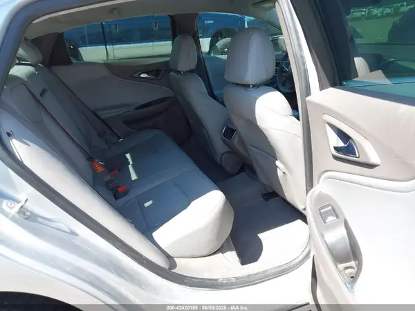 1G1ZE5ST3HF150912 2017 CHEVROLET MALIBU - Image 8