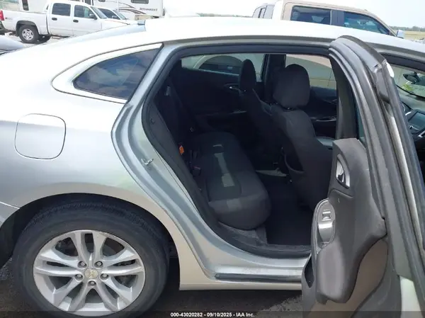 1G1ZE5ST4GF304011 2016 CHEVROLET MALIBU - Image 8