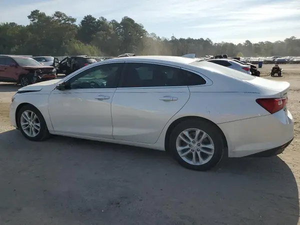 1G1ZE5ST4HF117627 2017 CHEVROLET MALIBU - Image 2