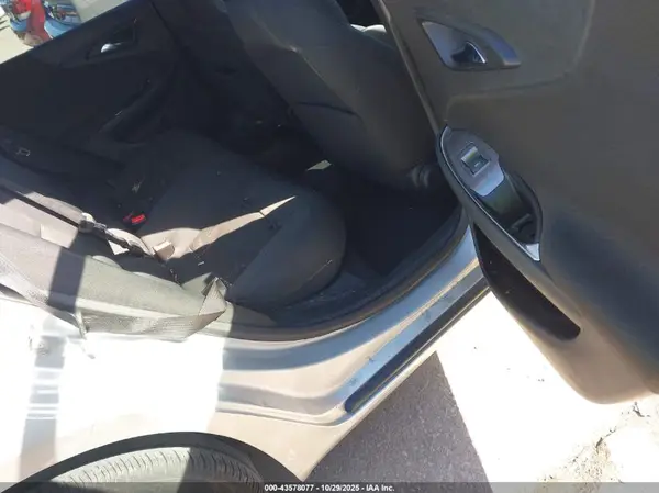 1G1ZE5ST4HF129549 2017 CHEVROLET MALIBU - Image 8