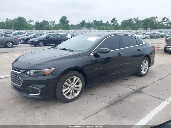 1G1ZE5ST4HF144052 2017 CHEVROLET MALIBU - Image 2