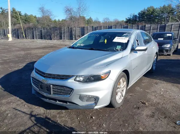 1G1ZE5ST4HF172675 2017 CHEVROLET MALIBU - Image 2
