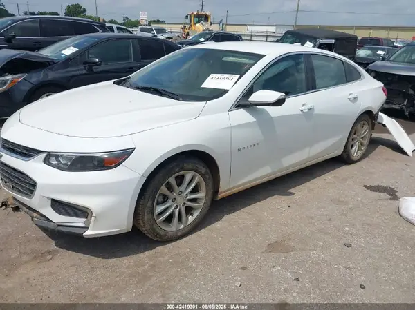 1G1ZE5ST4HF200197 2017 CHEVROLET MALIBU - Image 2