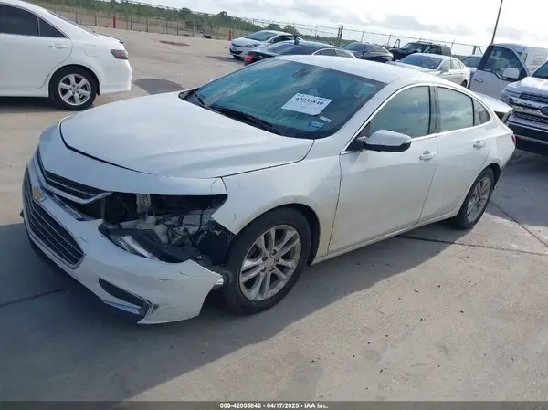 1G1ZE5ST4HF207375 2017 CHEVROLET MALIBU - Image 2
