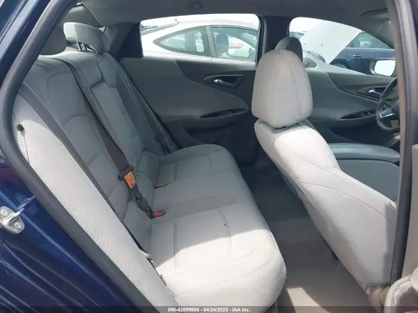 1G1ZE5ST4HF210437 2017 CHEVROLET MALIBU - Image 8