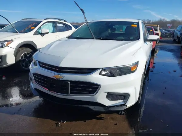 1G1ZE5ST4HF220076 2017 CHEVROLET MALIBU - Image 2