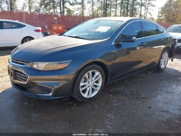1G1ZE5ST4HF233233 2017 CHEVROLET MALIBU - Image 2