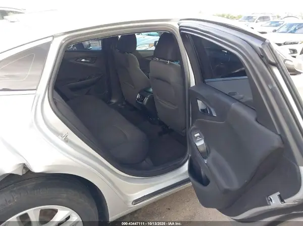 1G1ZE5ST4HF243745 2017 CHEVROLET MALIBU - Image 8