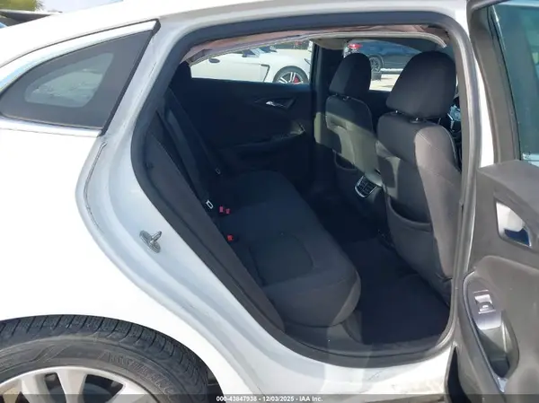 1G1ZE5ST4HF243907 2017 CHEVROLET MALIBU - Image 8