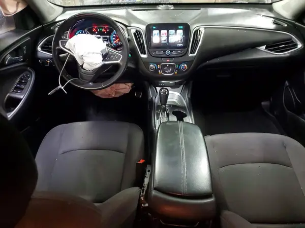 1G1ZE5ST4HF262618 2017 CHEVROLET MALIBU - Image 8