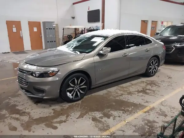 1G1ZE5ST4HF266152 2017 CHEVROLET MALIBU - Image 2