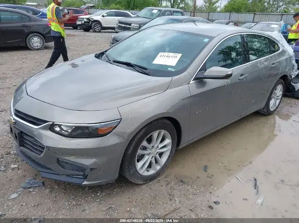 1G1ZE5ST4HF284005 2017 CHEVROLET MALIBU - Image 2