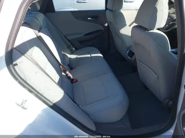 1G1ZE5ST5HF106300 2017 CHEVROLET MALIBU - Image 8
