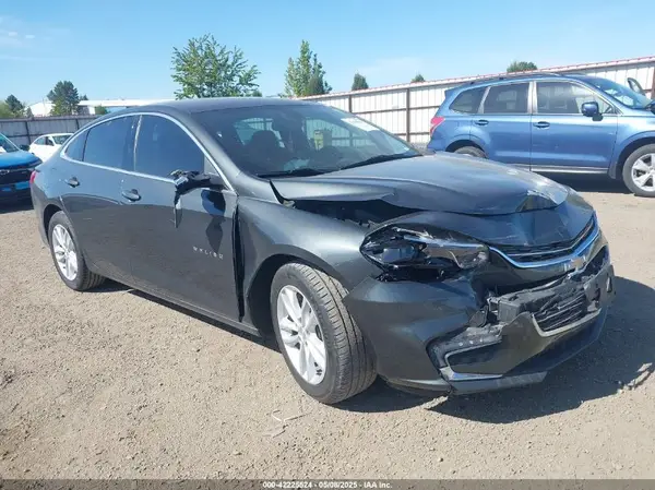 1G1ZE5ST5HF132010 2017 CHEVROLET MALIBU - Image 1