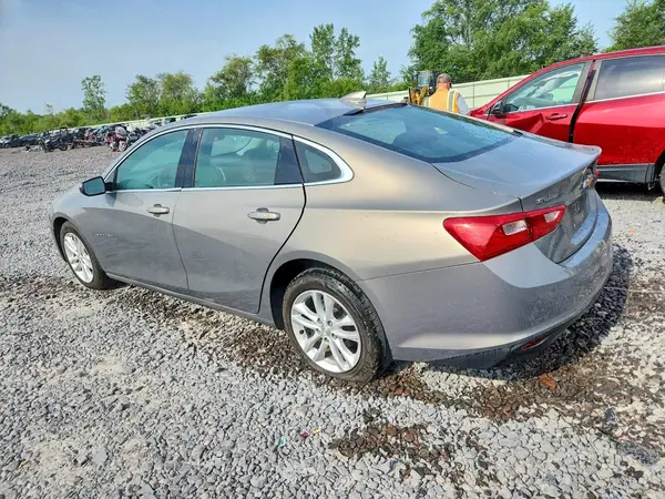 1G1ZE5ST5HF158106 2017 CHEVROLET MALIBU - Image 2