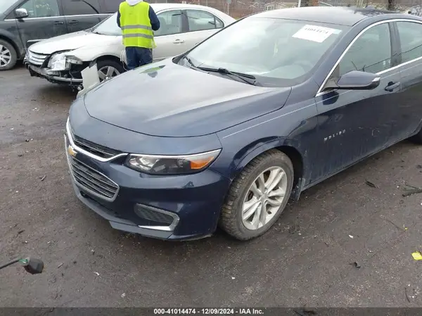 1G1ZE5ST5HF172068 2017 CHEVROLET MALIBU - Image 2