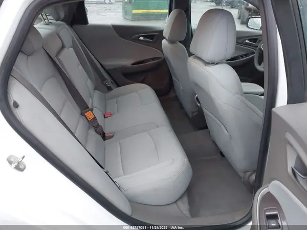 1G1ZE5ST5HF225268 2017 CHEVROLET MALIBU - Image 8