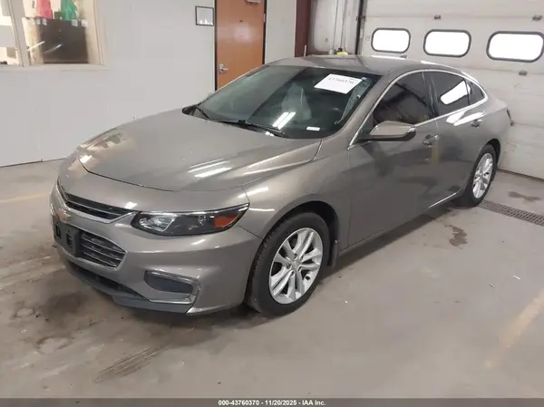 1G1ZE5ST5HF240417 2017 CHEVROLET MALIBU - Image 2