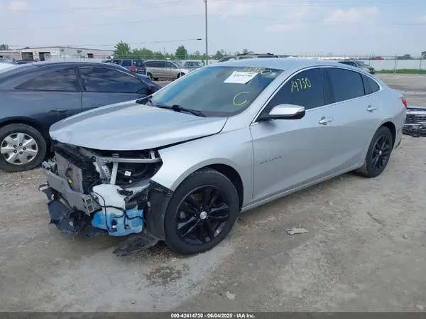 1G1ZE5ST5HF257427 2017 CHEVROLET MALIBU - Image 2