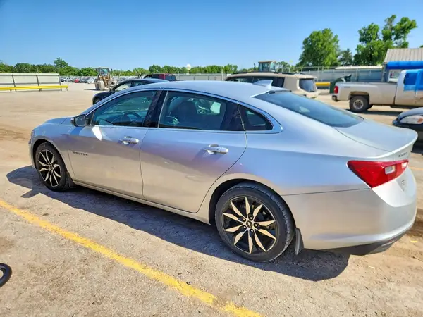1G1ZE5ST5HF275555 2017 CHEVROLET MALIBU - Image 2