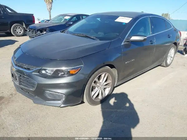 1G1ZE5ST5HF277581 2017 CHEVROLET MALIBU - Image 2