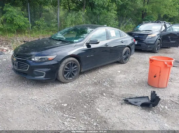 1G1ZE5ST6HF107195 2017 CHEVROLET MALIBU - Image 2