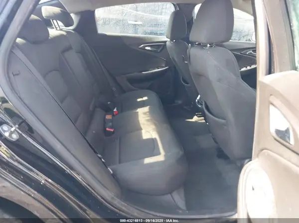 1G1ZE5ST7HF140125 2017 CHEVROLET MALIBU - Image 8
