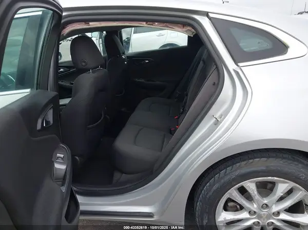 1G1ZE5ST7HF189583 2017 CHEVROLET MALIBU - Image 8