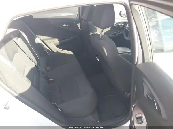 1G1ZE5ST8HF104797 2017 CHEVROLET MALIBU - Image 8