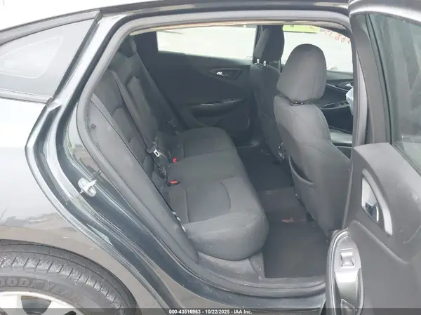1G1ZE5ST8HF110471 2017 CHEVROLET MALIBU - Image 8