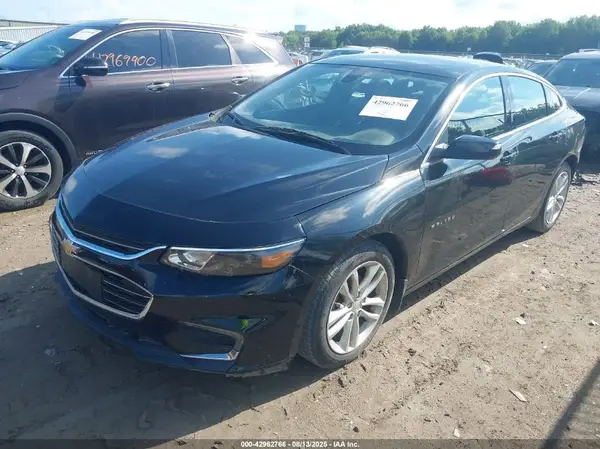 1G1ZE5ST8HF139811 2017 CHEVROLET MALIBU - Image 2
