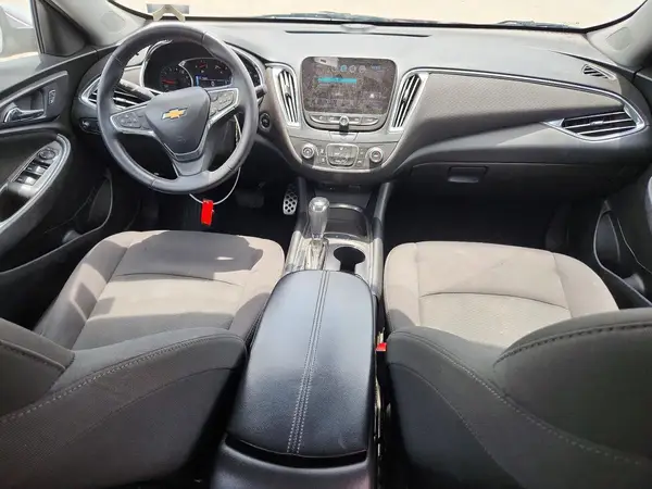 1G1ZE5ST8HF166104 2017 CHEVROLET MALIBU - Image 8