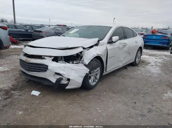 1G1ZE5ST8HF203992 2017 CHEVROLET MALIBU - Image 2