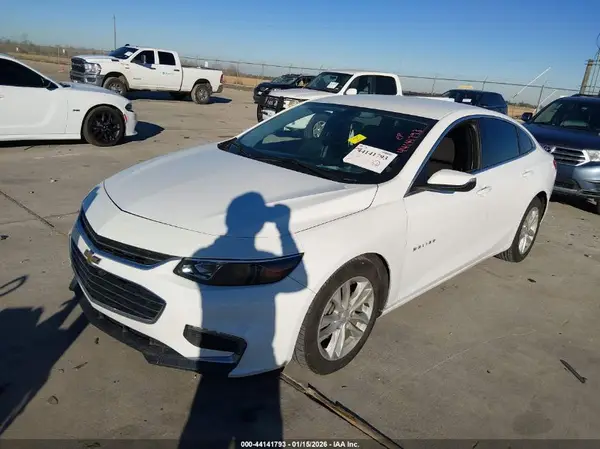 1G1ZE5ST8HF215785 2017 CHEVROLET MALIBU - Image 2